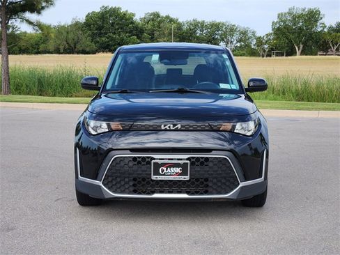 Used 2023 Kia Soul LX image 2