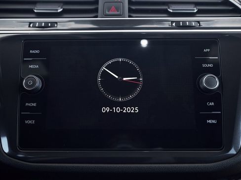 Used 2024 Volkswagen Tiguan SE R-Line image 52