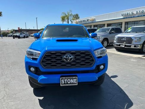 Used 2021 Toyota Tacoma TRD Sport w/ Technology Package RWD image 2