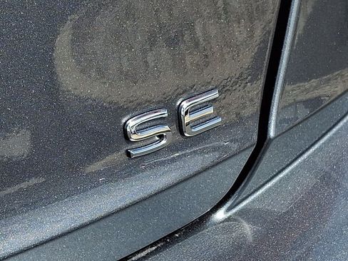 Used 2025 Volkswagen Jetta SE FWD image 30