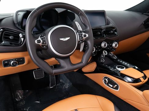 Used 2023 Aston Martin V8 Vantage Roadster image 21