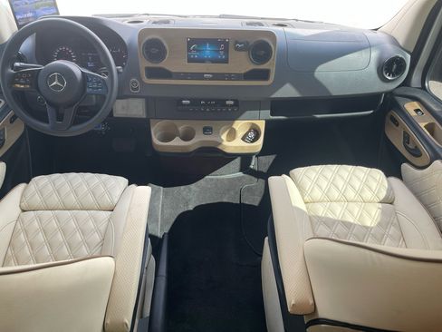 Used 2021 Mercedes-Benz Sprinter 3500 image 16