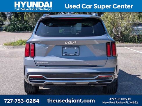 Used 2023 Kia Sorento SX FWD image 4