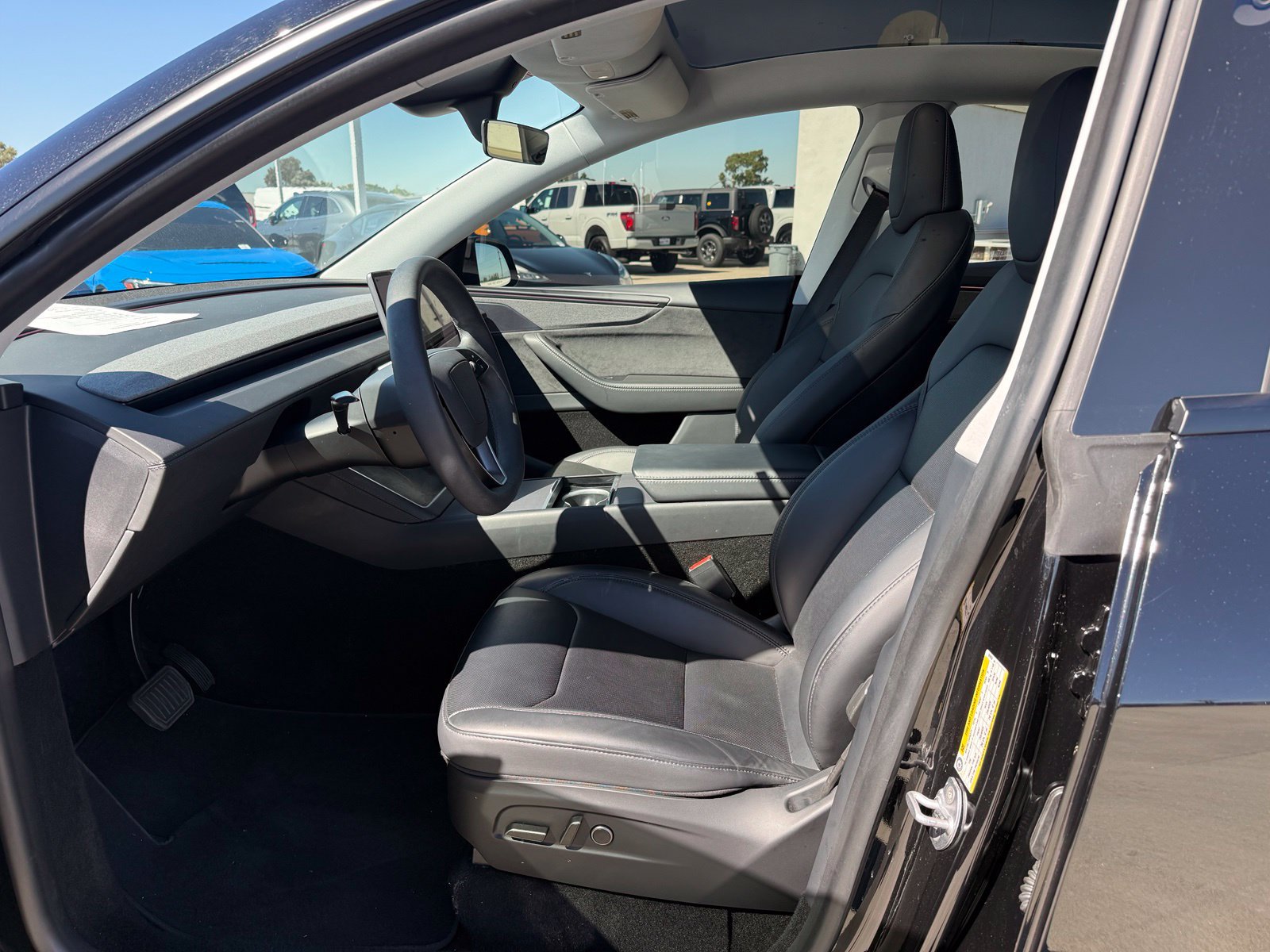 Used 2026 Tesla Model Y Long Range RWD image 5
