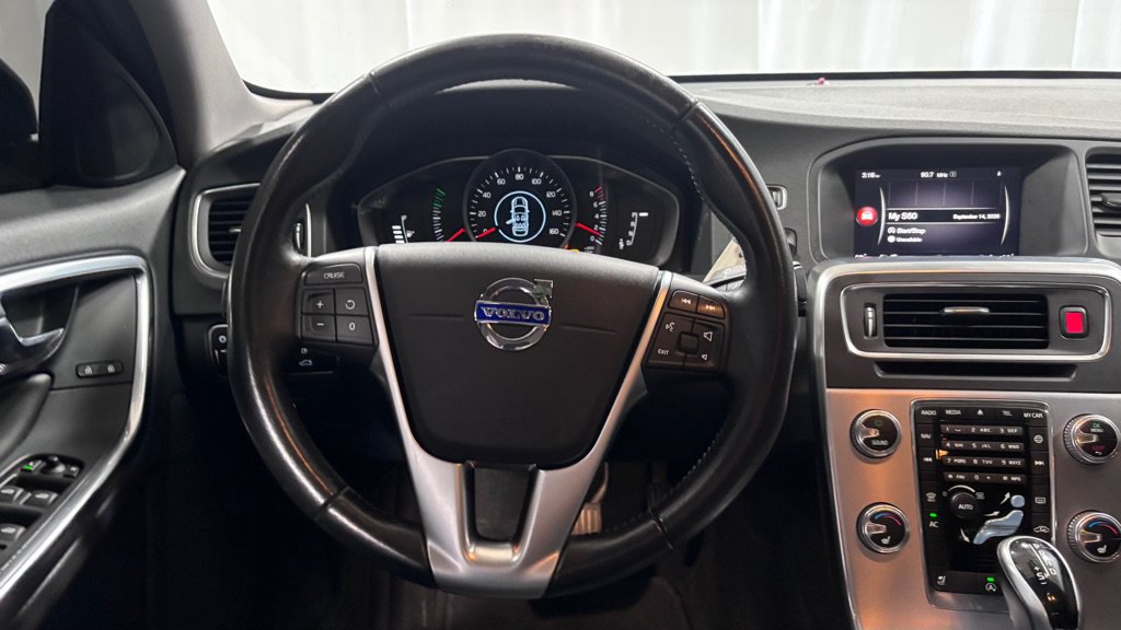 Used 2017 Volvo S60 T5 Dynamic AWD/4WD image 12