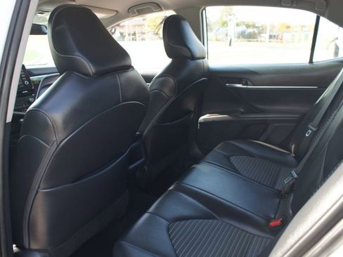 Used 2024 Toyota Camry SE image 12