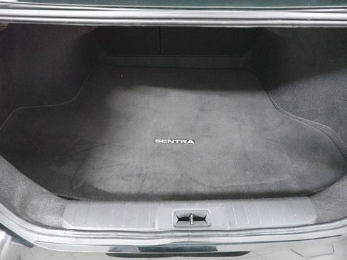 Used 2025 Nissan Sentra SR FWD image 24