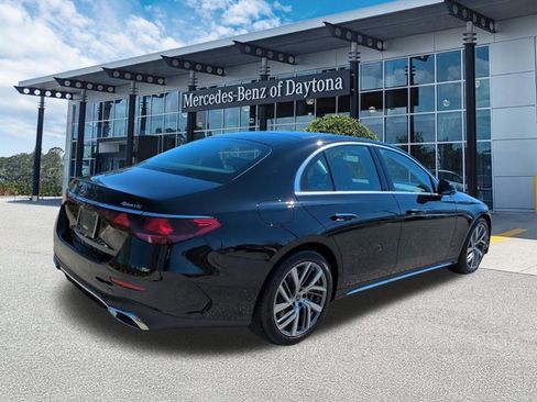 New 2026 Mercedes-Benz E 450 4MATIC Sedan image 4
