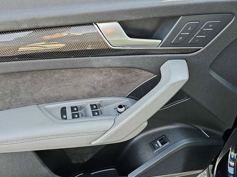 Used 2018 Audi SQ5 Premium Plus image 13
