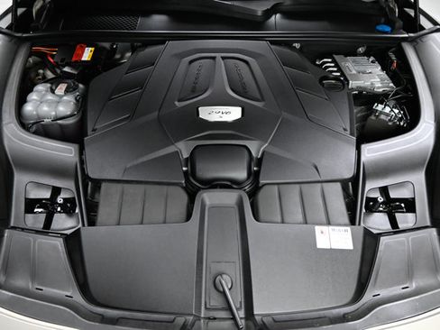 Used 2021 Porsche Cayenne S image 6