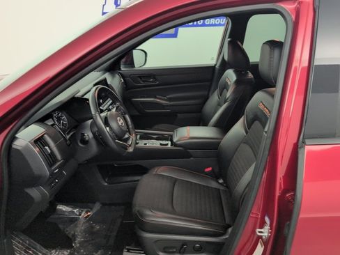 Certified 2023 Nissan Pathfinder Rock Creek image 8