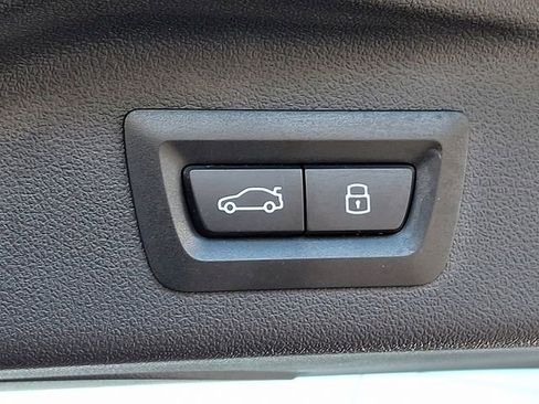 Used 2025 BMW X7 xDrive40i w/ Premium Package image 29