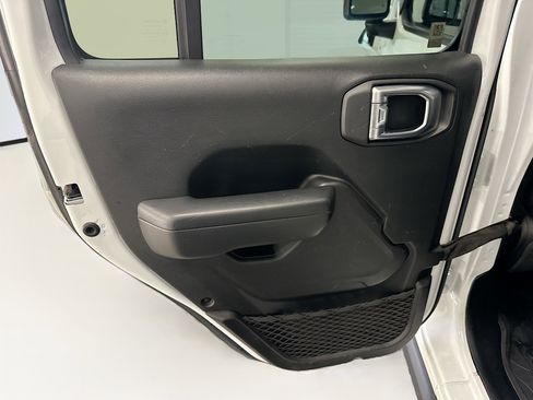 Used 2023 Jeep Wrangler Unlimited AWD/4WD image 26