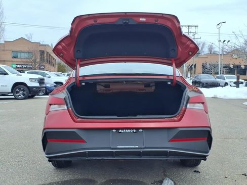 Used 2025 Hyundai Elantra SE image 10