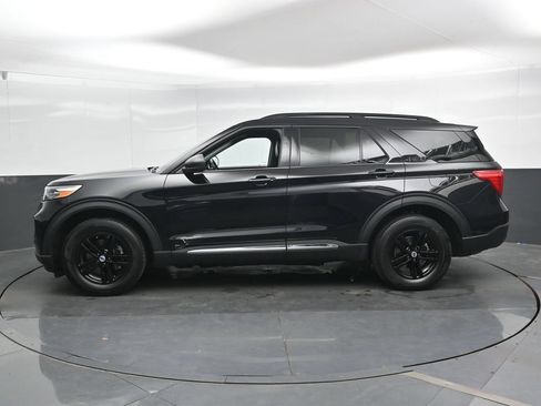 Used 2023 Ford Explorer XLT w/ Equipment Group 202A AWD/4WD image 8