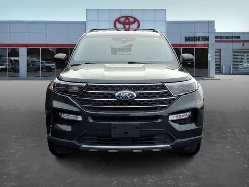 Used 2022 Ford Explorer XLT w/ Equipment Group 202A image 2
