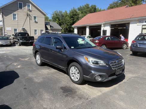 Used 2015 Subaru Outback 2.5i Premium AWD/4WD image 3