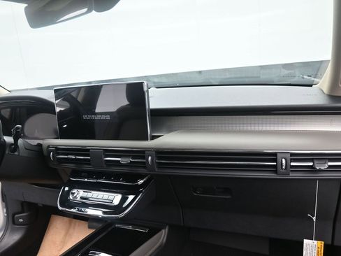 New 2026 Lincoln Corsair Premiere image 3