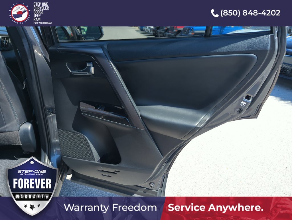 Used 2018 Toyota RAV4 SE w/ Power Extra Value Package FWD image 32