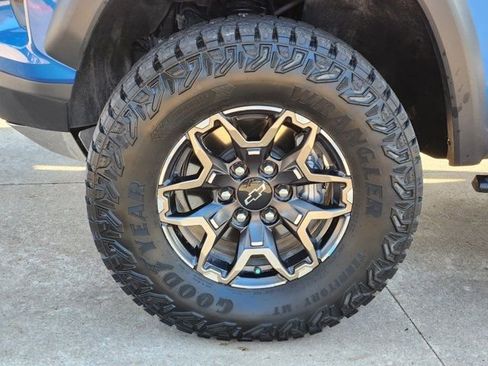 Used 2024 Chevrolet Colorado ZR2 w/ ZR2 Convenience Package III image 18