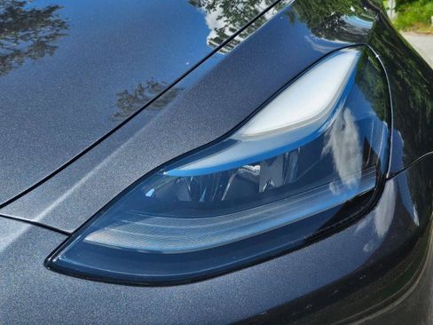 Used 2024 Tesla Model Y Long Range AWD/4WD image 27