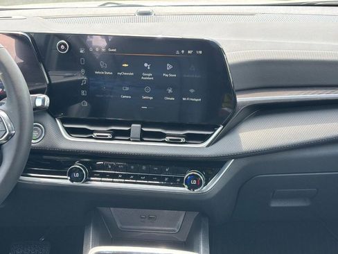 New 2026 Chevrolet Equinox LT w/ Convenience Package II FWD image 8