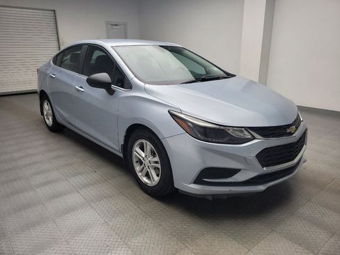 Used 2017 Chevrolet Cruze LT w/ Convenience Package FWD image 13