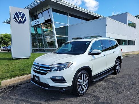 Used 2018 Honda Pilot Touring image 1