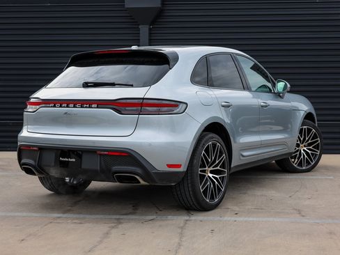 Certified 2025 Porsche Macan image 7