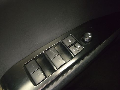 Used 2025 Toyota Camry LE FWD image 25