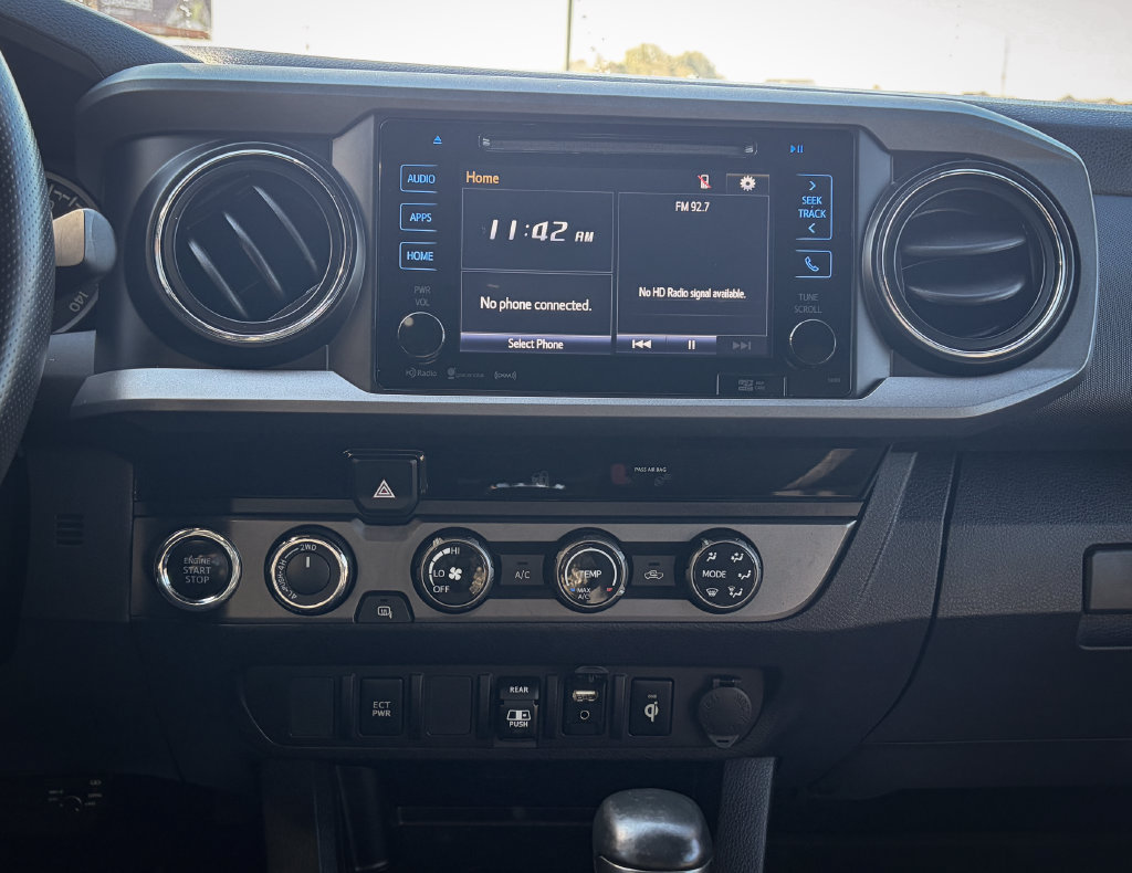 Used 2018 Toyota Tacoma TRD Off-Road AWD/4WD image 15