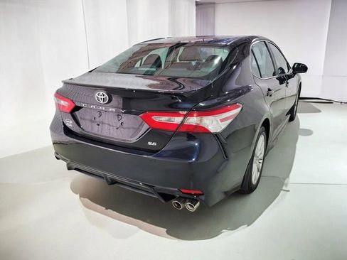 Used 2020 Toyota Camry SE image 20