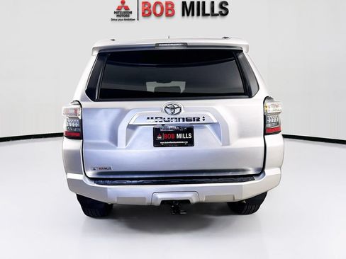 Used 2021 Toyota 4Runner SR5 Premium w/ Moonroof Package RWD image 6