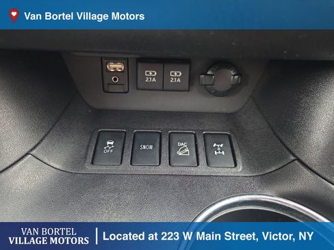 Used 2018 Toyota Highlander SE image 21