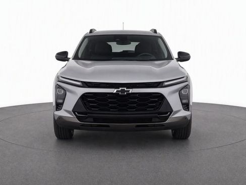 Used 2025 Chevrolet Trax ACTIV w/ Sunroof Package FWD image 5
