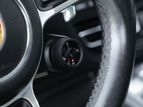 Used 2019 Porsche Macan S image 13