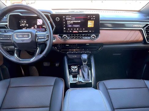 Certified 2025 GMC Canyon AT4 w/ AT4 Premium Package image 7