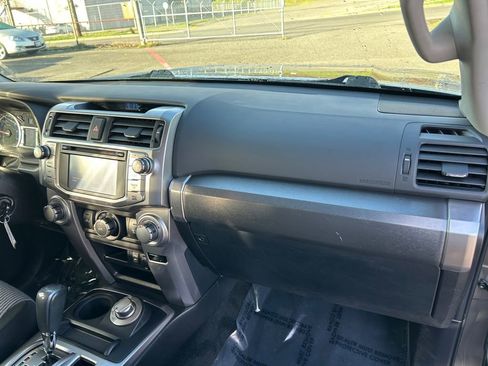 Used 2015 Toyota 4Runner SR5 image 26