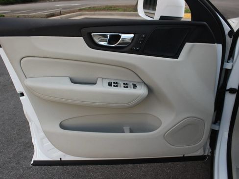 Used 2019 Volvo XC60 T5 Inscription w/ Protection Package Premier AWD/4WD image 15