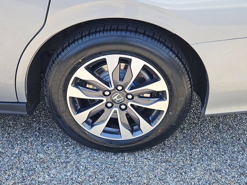 Certified 2023 Honda Odyssey EX-L image 8