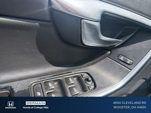 Used 2017 Volvo S60 T5 Dynamic FWD image 15