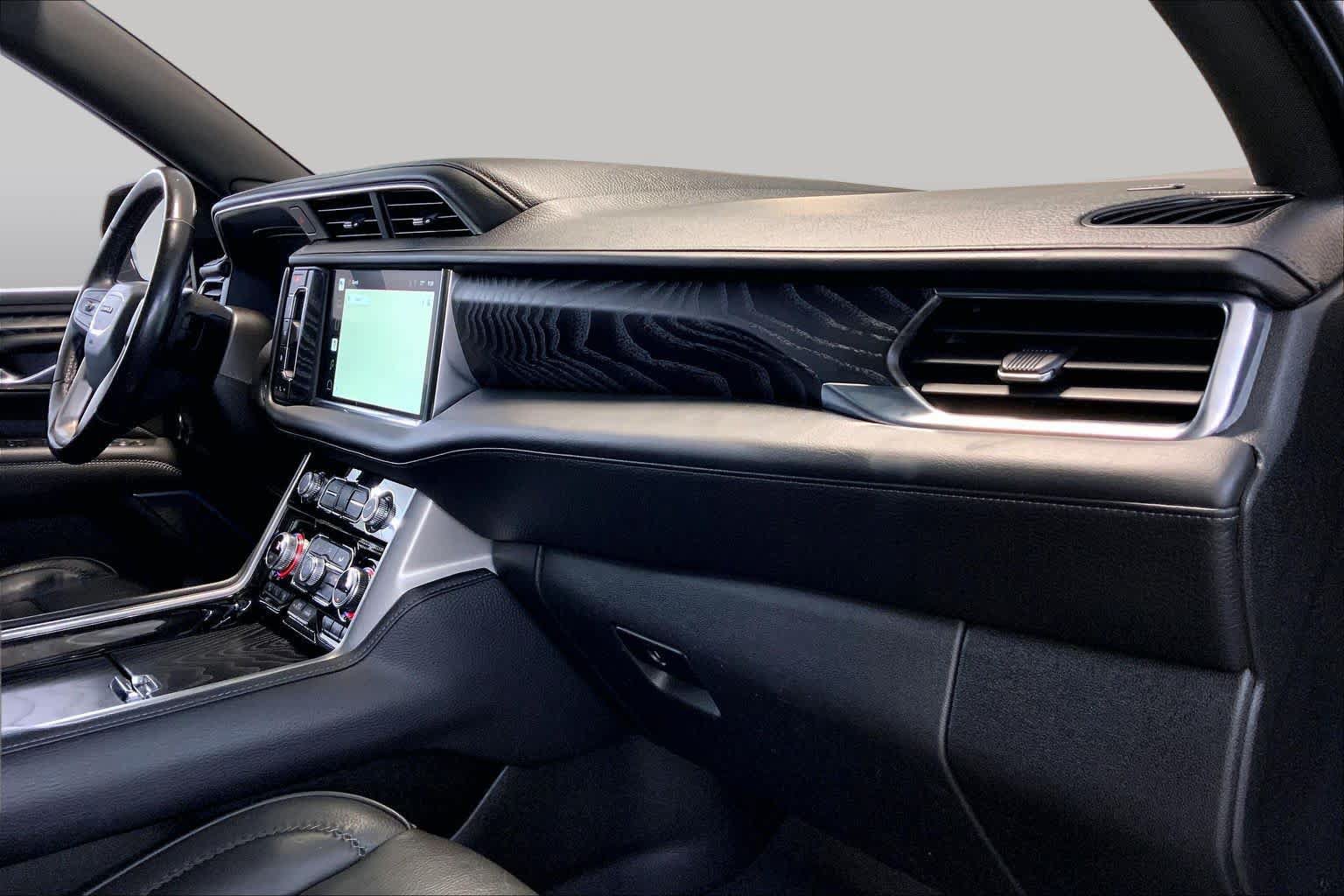 Used 2022 GMC Yukon XL Denali AWD/4WD image 18