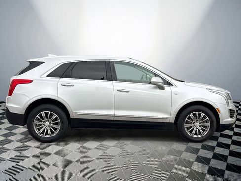 Used 2017 Cadillac XT5 Luxury w/ Driver Awareness Package image 6