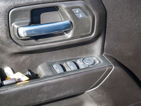 Used 2025 Chevrolet Silverado 2500 Custom image 21