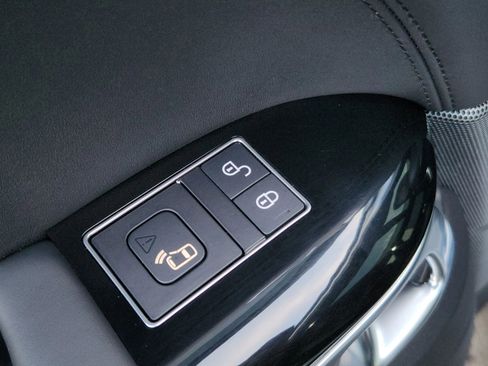 Used 2020 Land Rover Range Rover Sport HST image 18