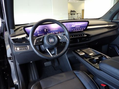 Used 2025 Buick Enclave Preferred image 18