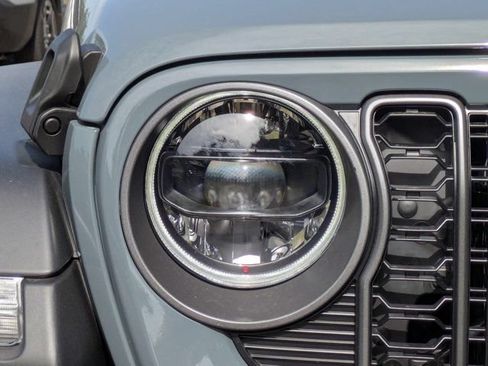 New 2026 Jeep Gladiator Sport AWD/4WD image 9