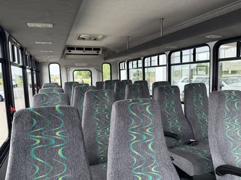 Used 2006 Ford E-450 and Econoline 450 RWD image 17