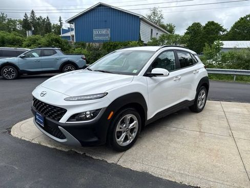 Certified 2023 Hyundai Kona SEL w/ Cargo Package AWD/4WD image 4