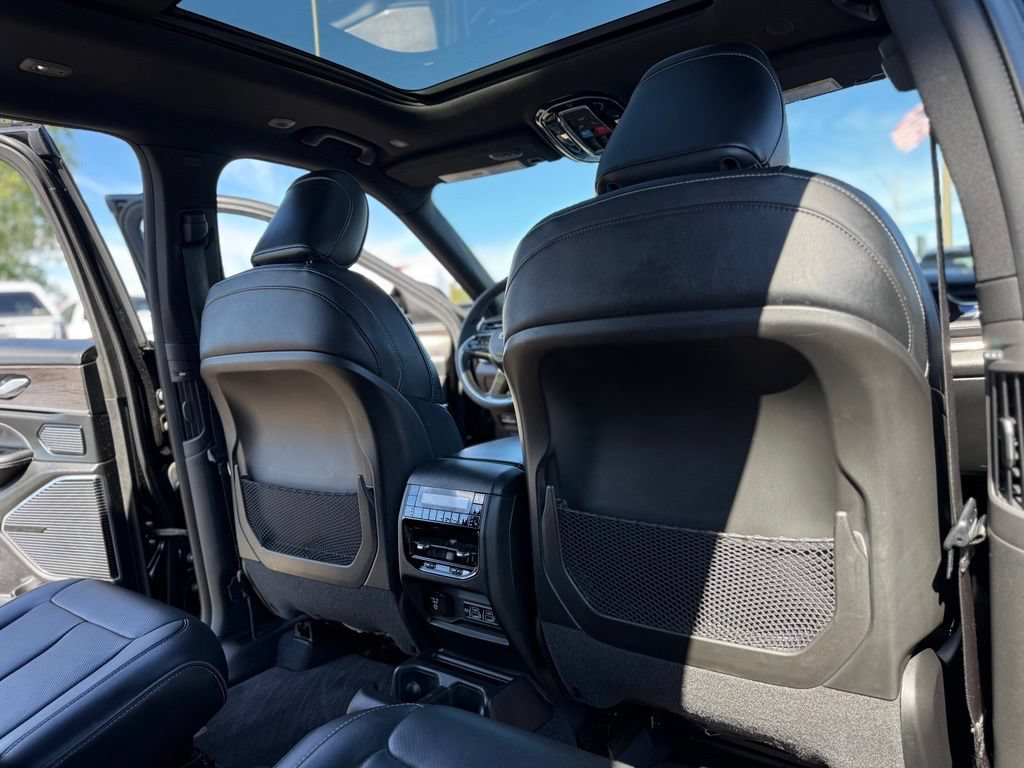 Used 2023 Jeep Grand Cherokee L Overland AWD/4WD image 18